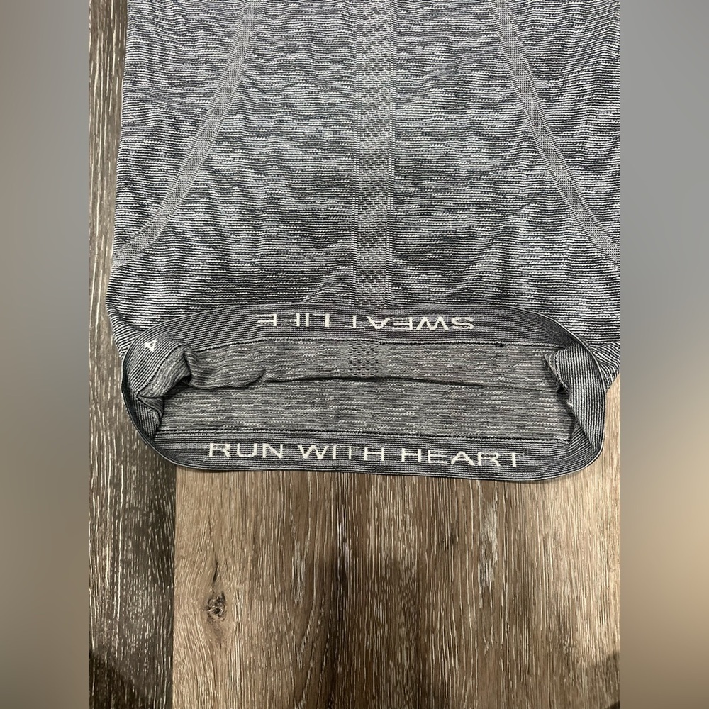 Lululemon Swiftly Tech Tank Top Womens 4 Gray Racerback Athletic Running Gym - Picture 3 of 4